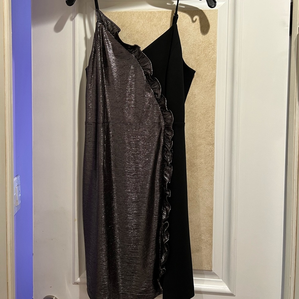 CeCe metallic/black mini dress